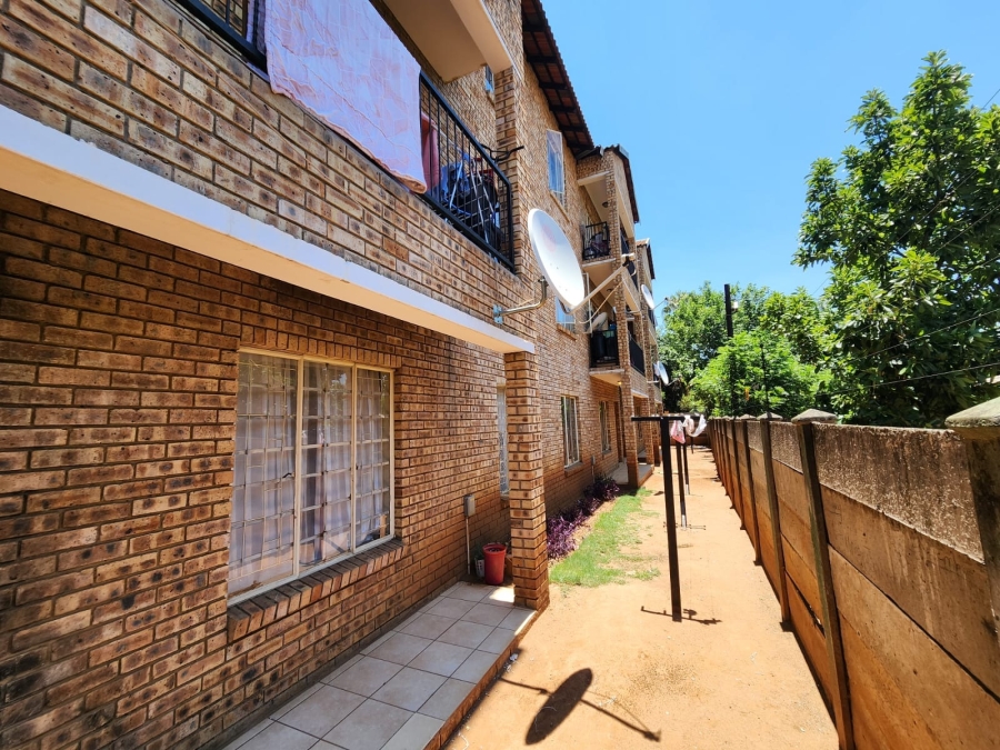 2 Bedroom Property for Sale in Rustenburg Central North West